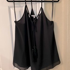 Black low cut flowy tank